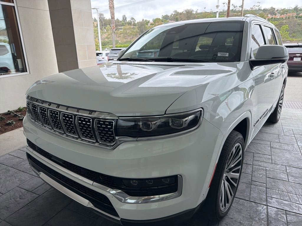 2022 Jeep Grand Wagoneer Series III