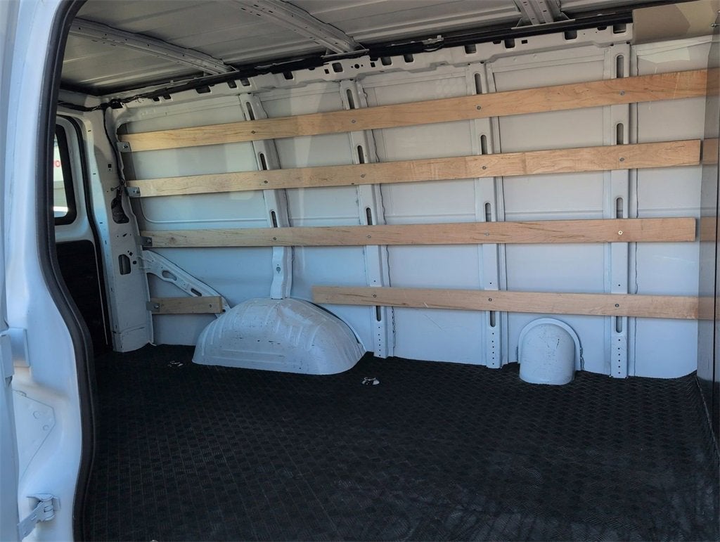 2024 Chevrolet Express Cargo 2500 WT