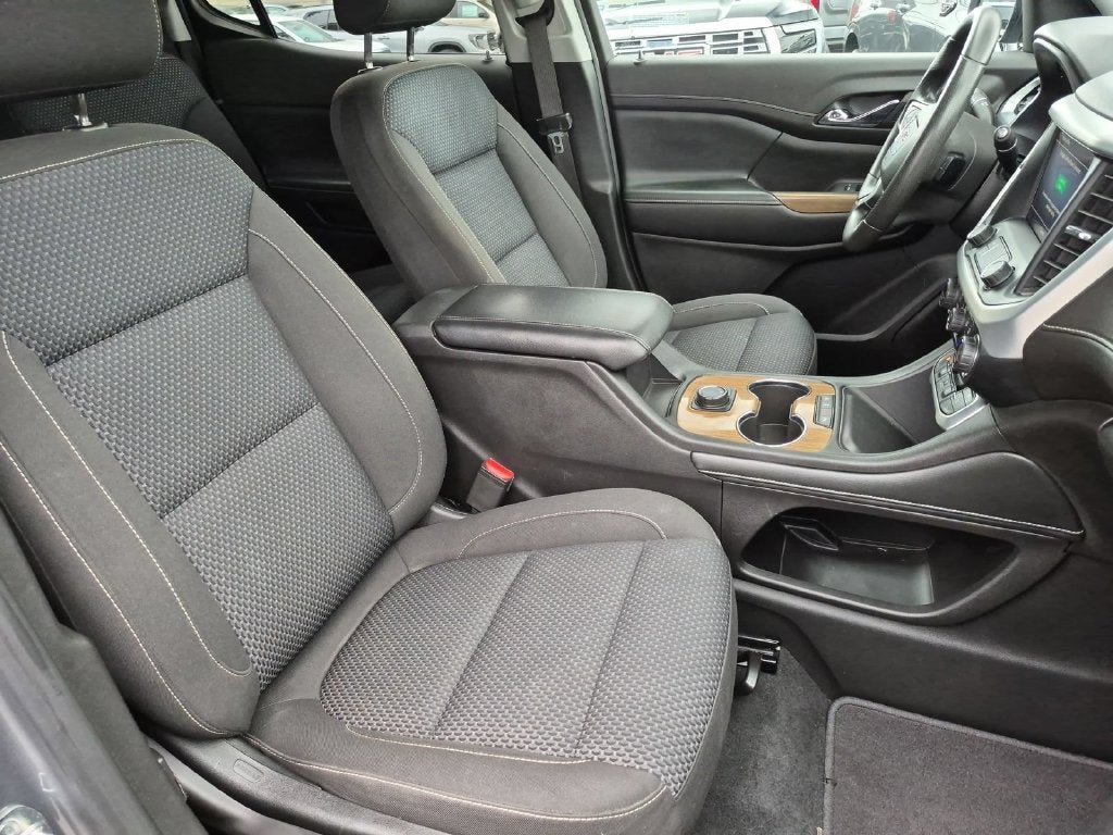 2022 GMC Acadia SLE