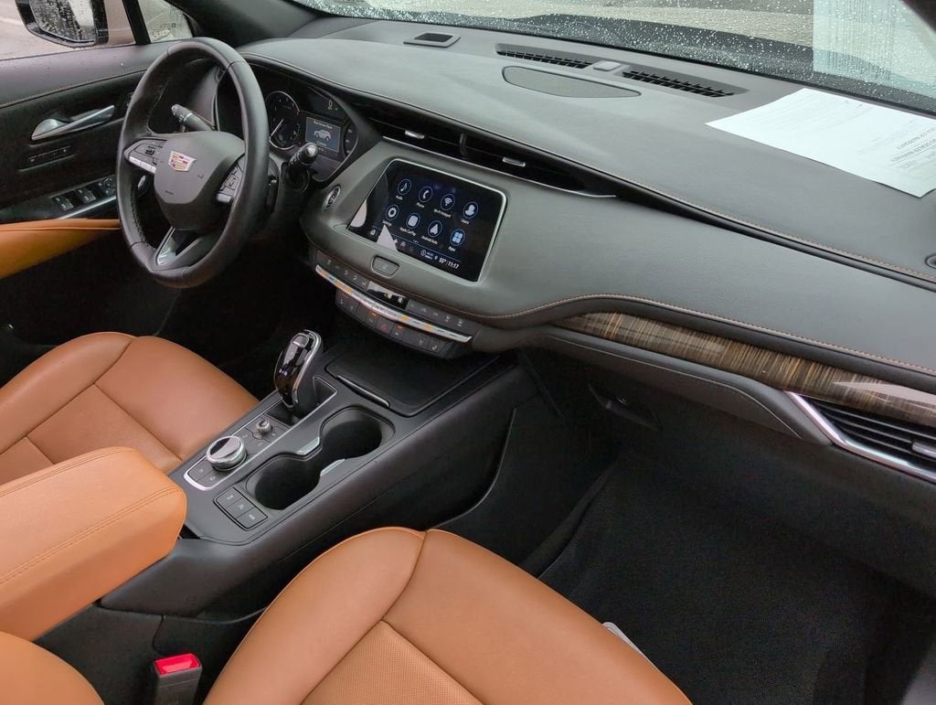 2023 Cadillac XT4 Premium Luxury