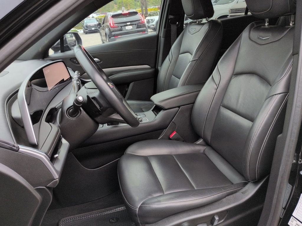 2024 Cadillac XT4 Premium Luxury