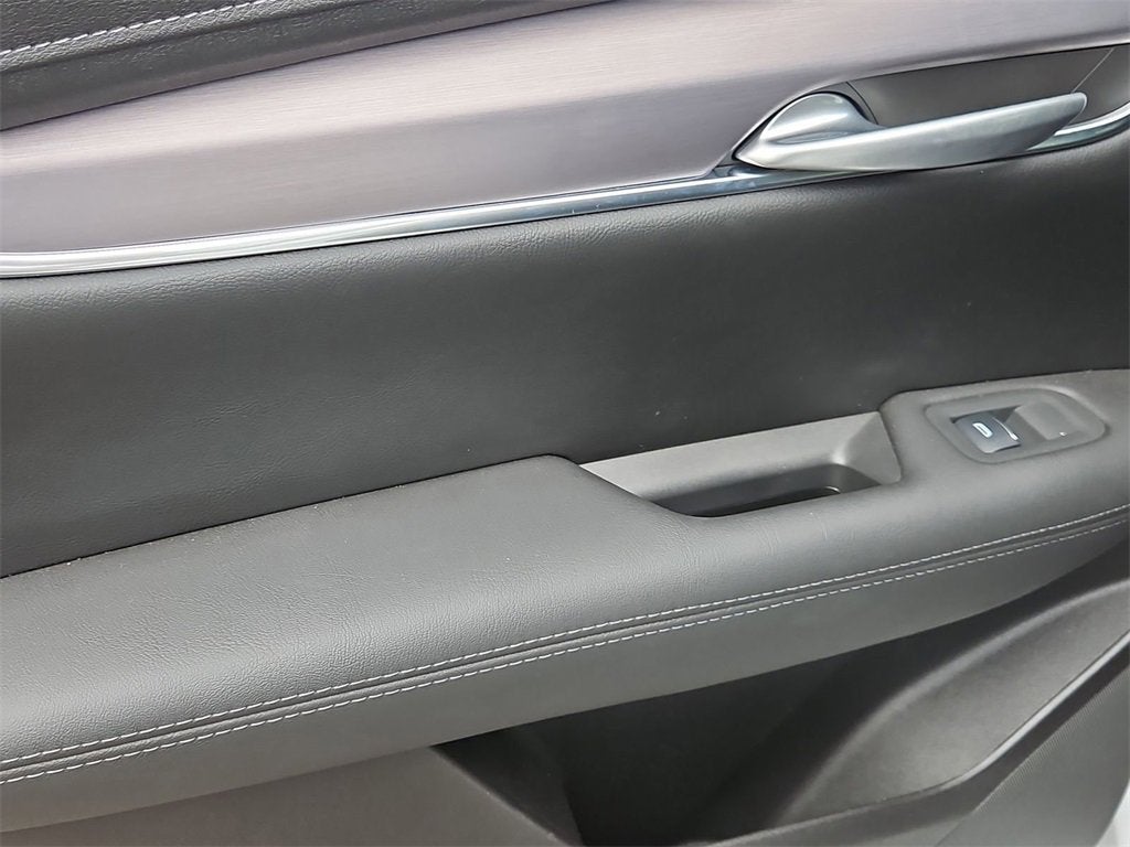 2025 Cadillac XT5 Luxury