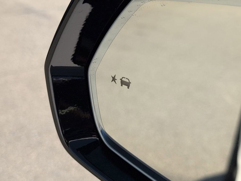 2025 Cadillac XT6 Luxury