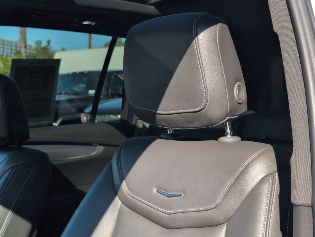 2025 Cadillac XT6 Luxury