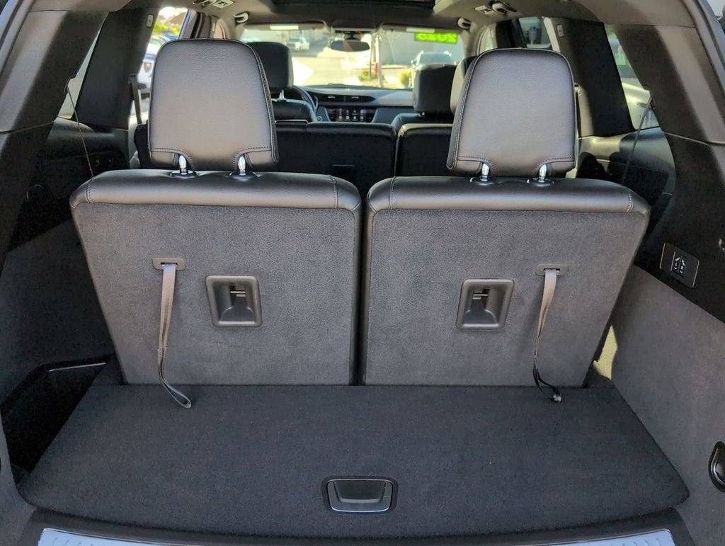 2025 Cadillac XT6 Luxury