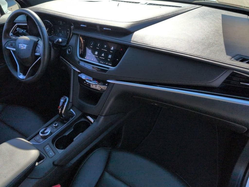 2025 Cadillac XT6 Luxury