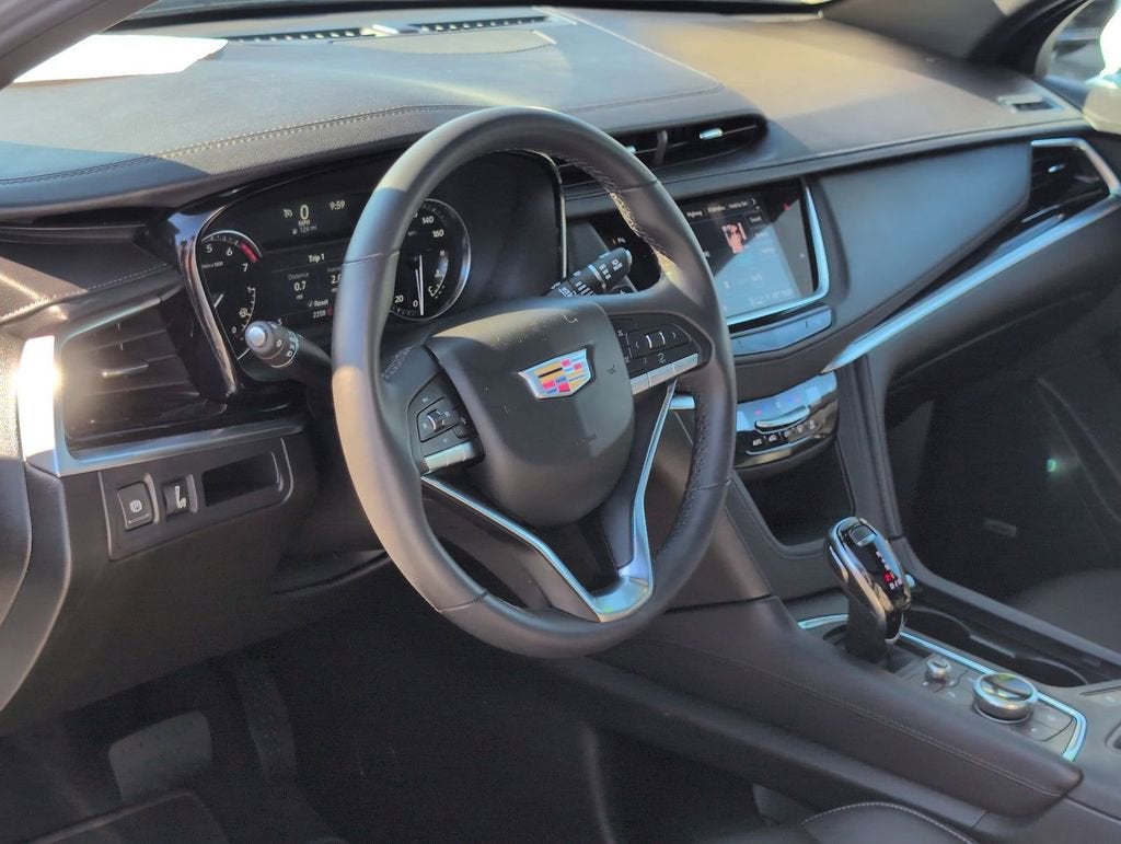 2025 Cadillac XT6 Luxury