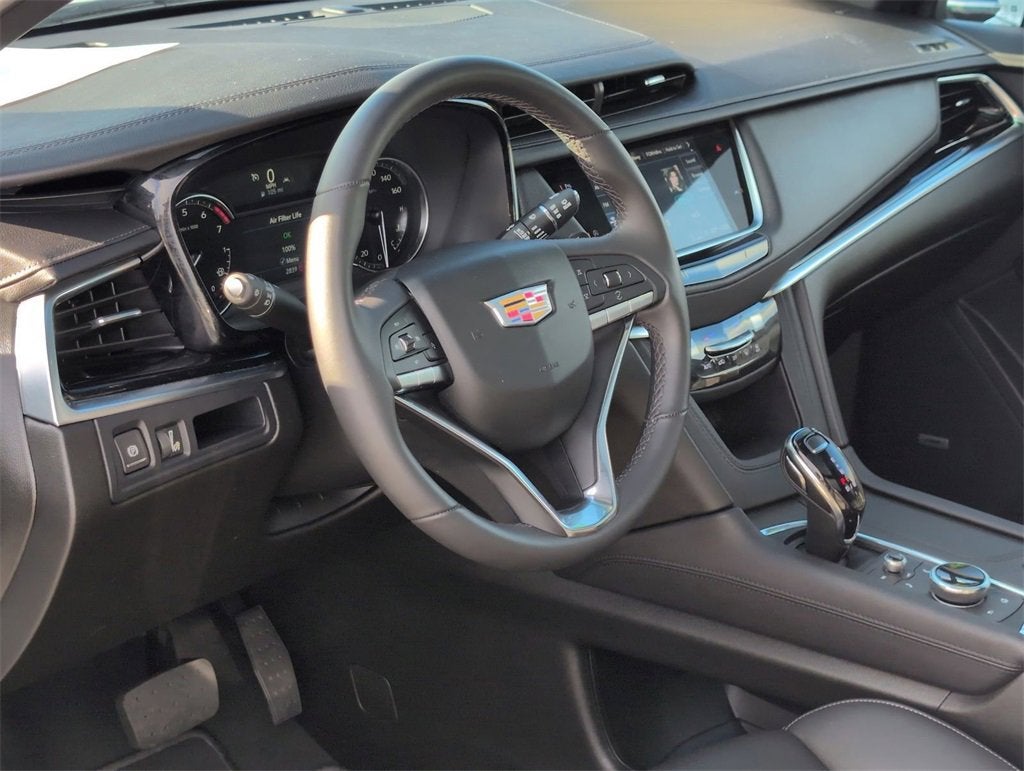 2025 Cadillac XT6 Luxury