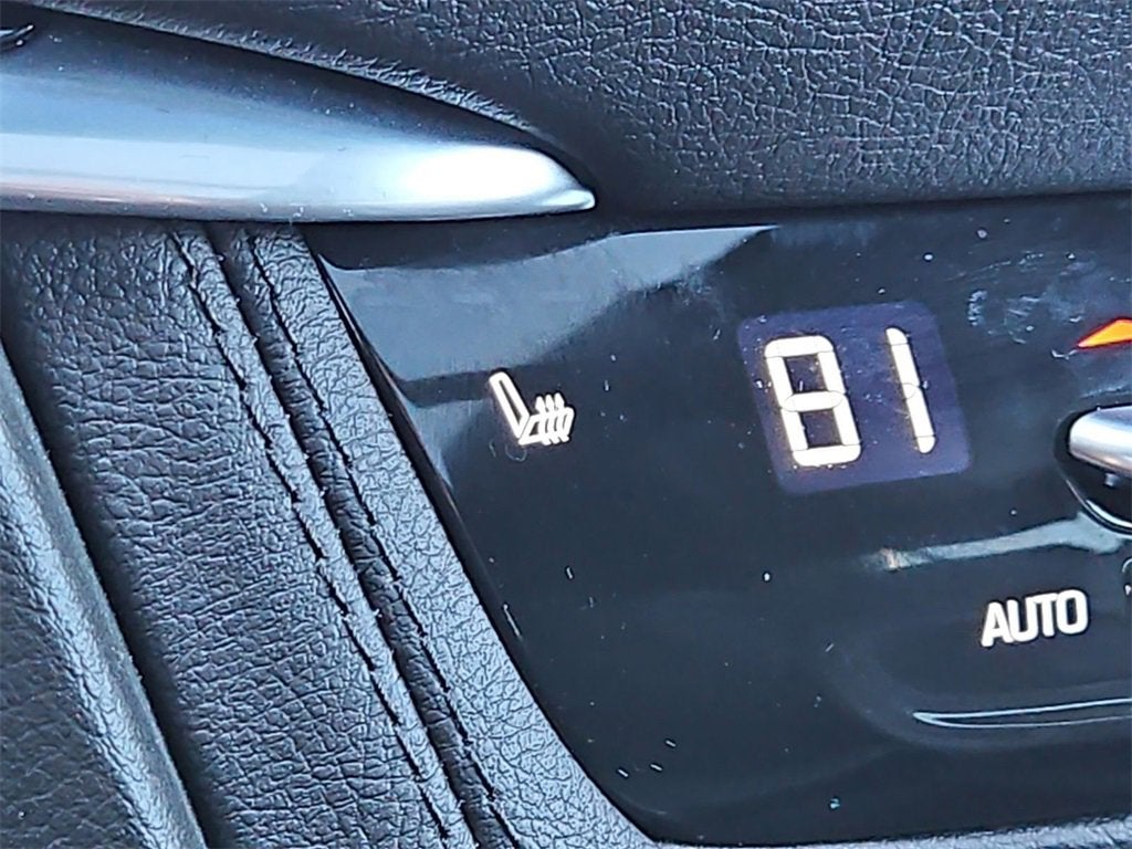 2025 Cadillac XT6 Luxury