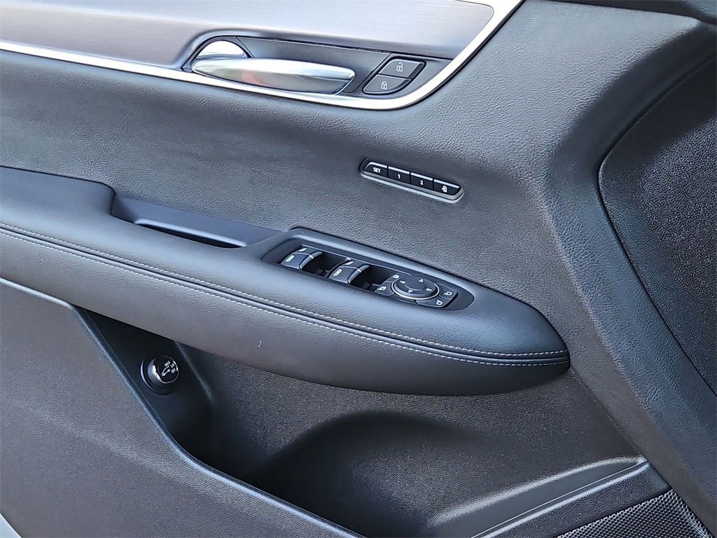 2025 Cadillac XT6 Luxury