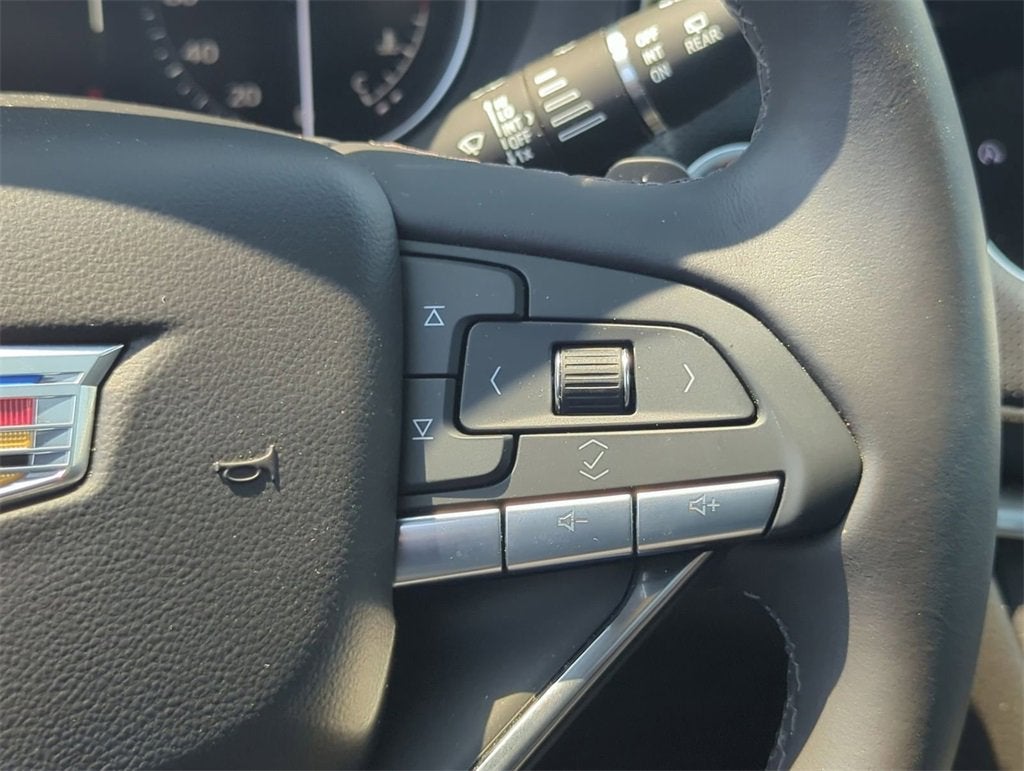 2025 Cadillac XT6 Luxury