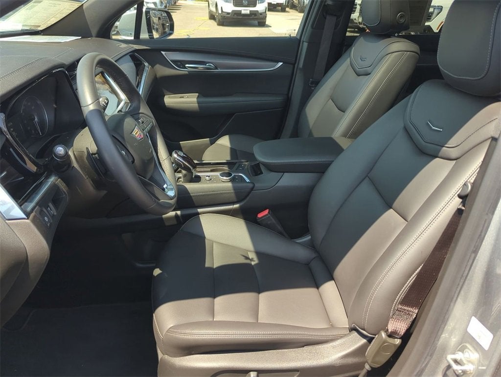 2025 Cadillac XT6 Luxury