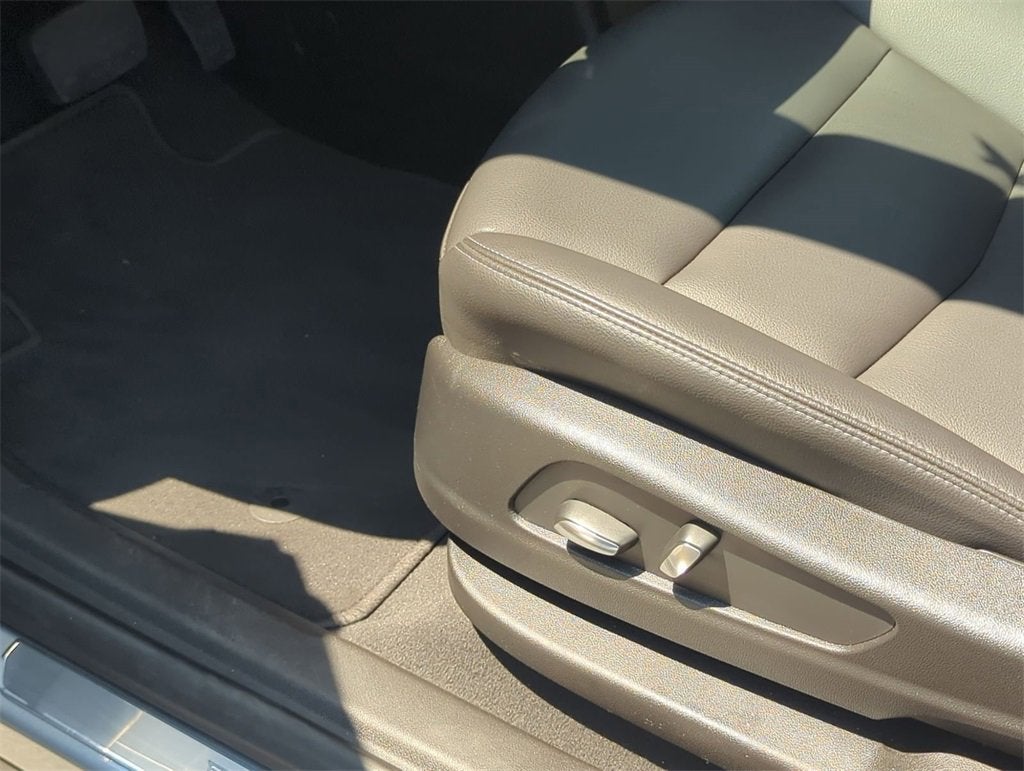 2025 Cadillac XT6 Luxury