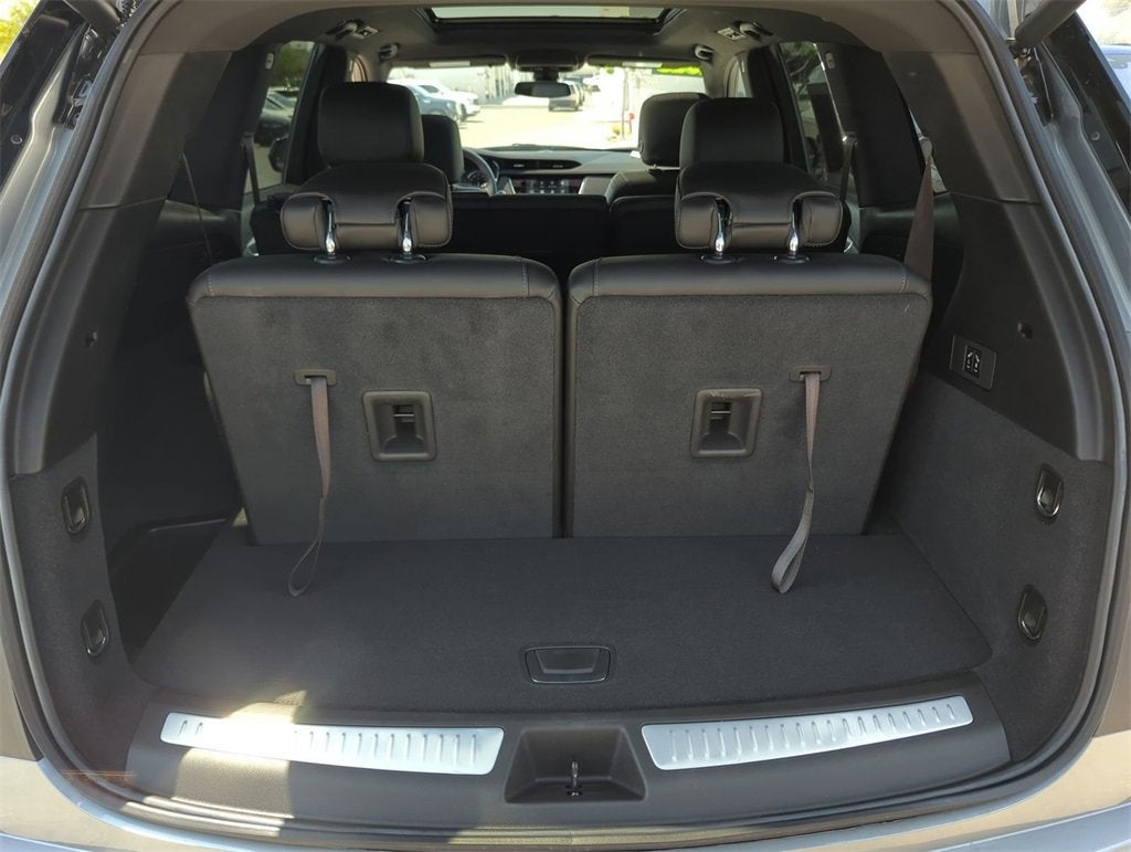 2025 Cadillac XT6 Luxury