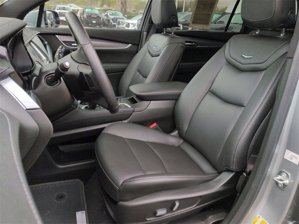 2025 Cadillac XT6 Luxury