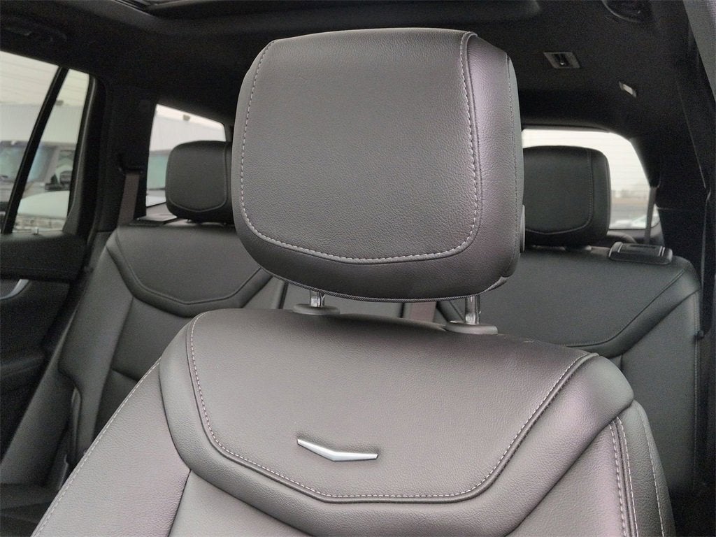 2025 Cadillac XT6 Luxury