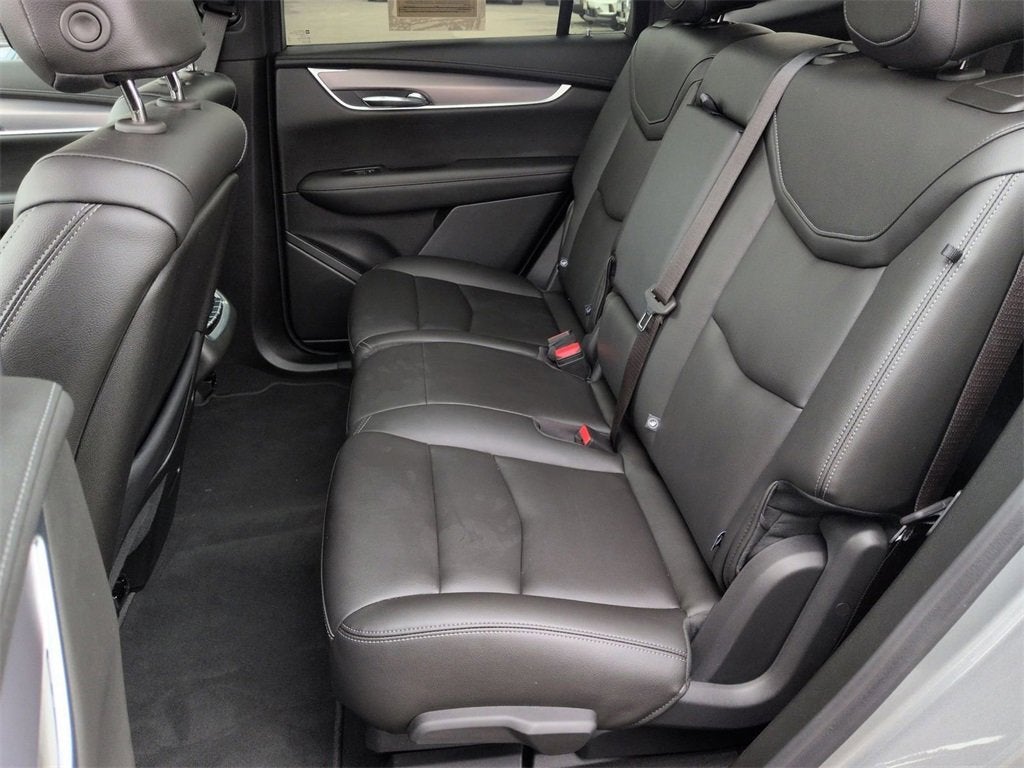 2025 Cadillac XT6 Luxury