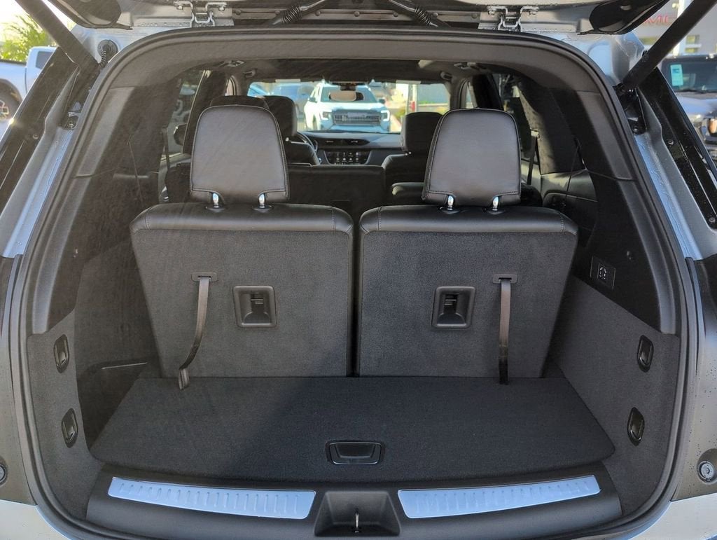 2025 Cadillac XT6 Luxury