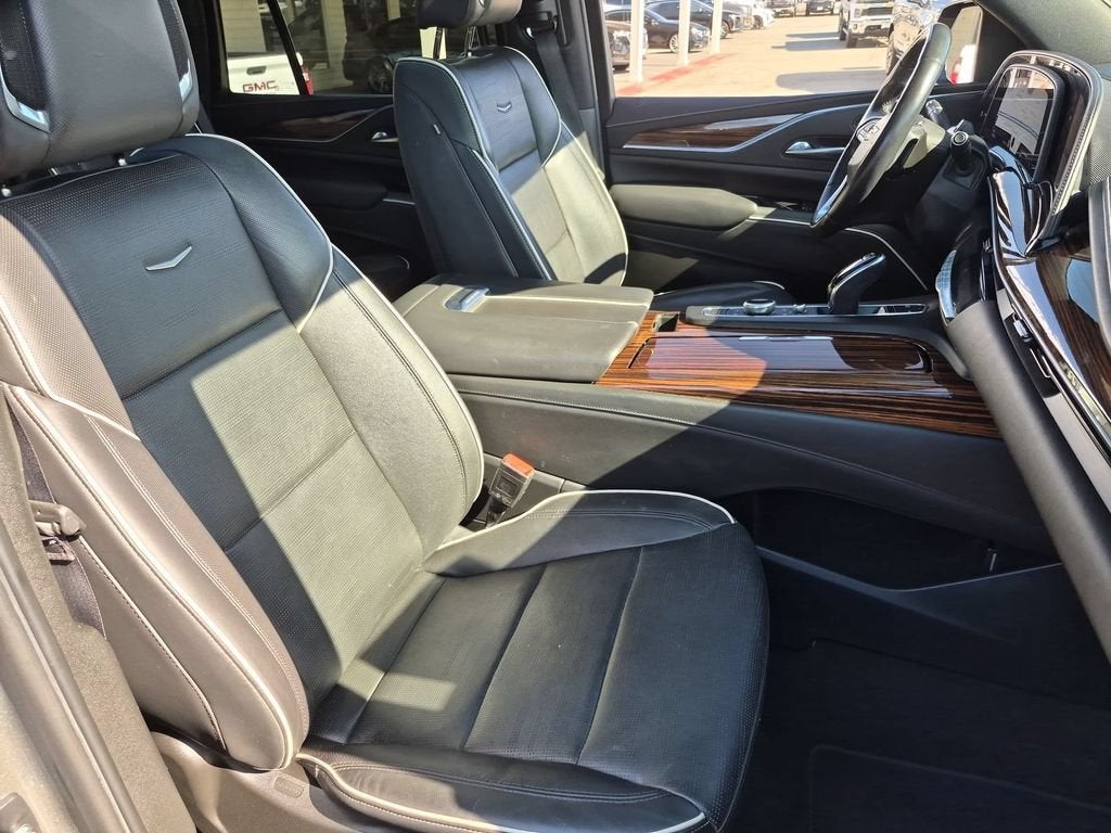 2022 Cadillac Escalade Premium Luxury