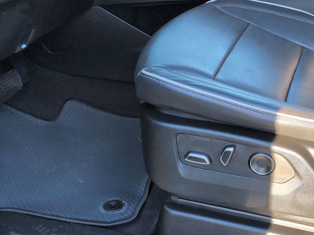 2025 Cadillac Escalade ESV Premium Luxury