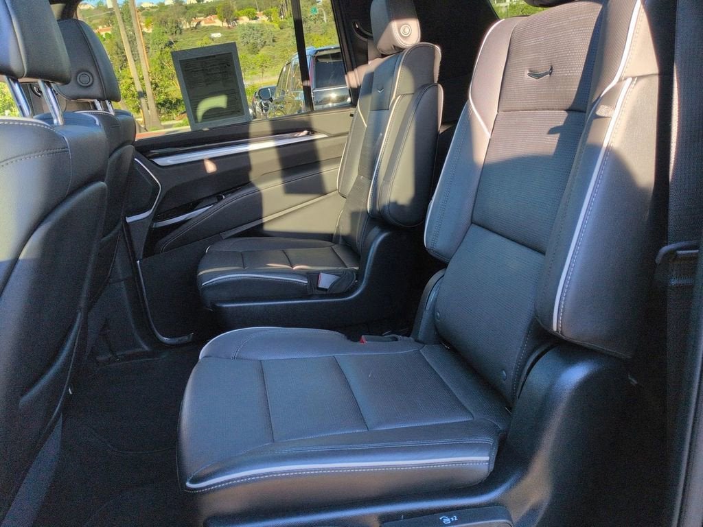 2025 Cadillac Escalade ESV Premium Luxury