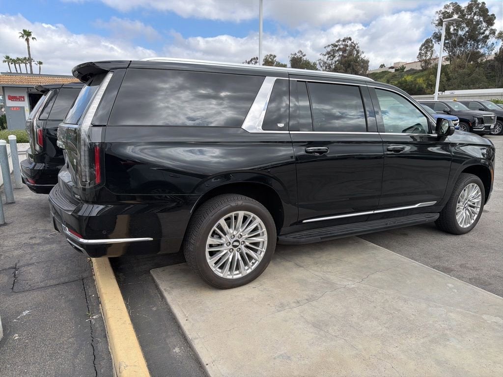 2025 Cadillac Escalade ESV Premium Luxury