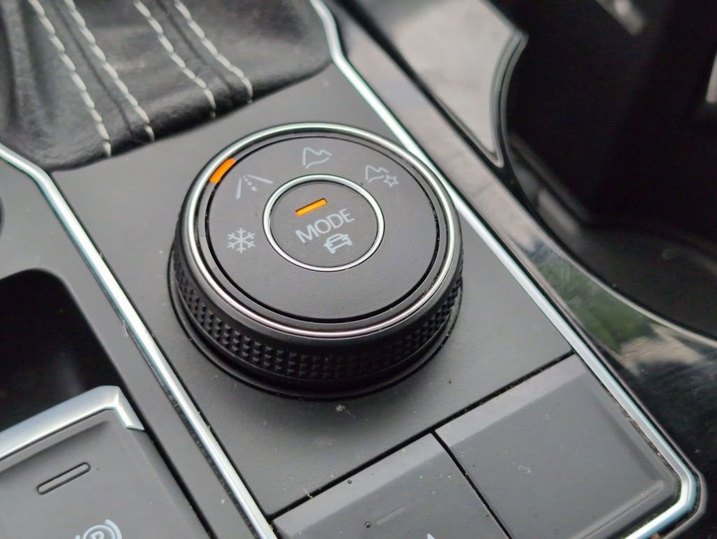 2022 Volkswagen Atlas Cross Sport 3.6L V6 SEL R-Line