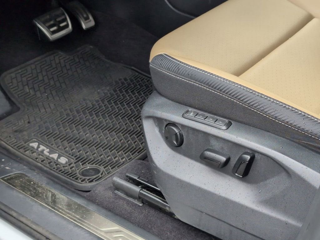 2022 Volkswagen Atlas Cross Sport 3.6L V6 SEL R-Line