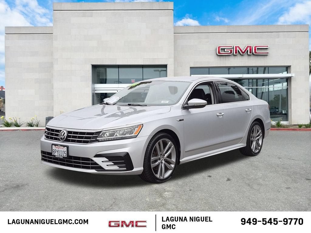 2017 Volkswagen Passat R-Line w/Comfort Pkg