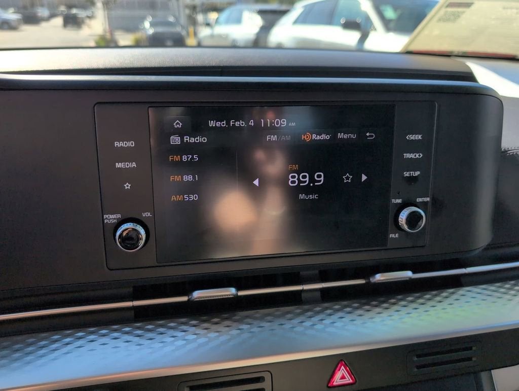 2024 Kia Carnival LX