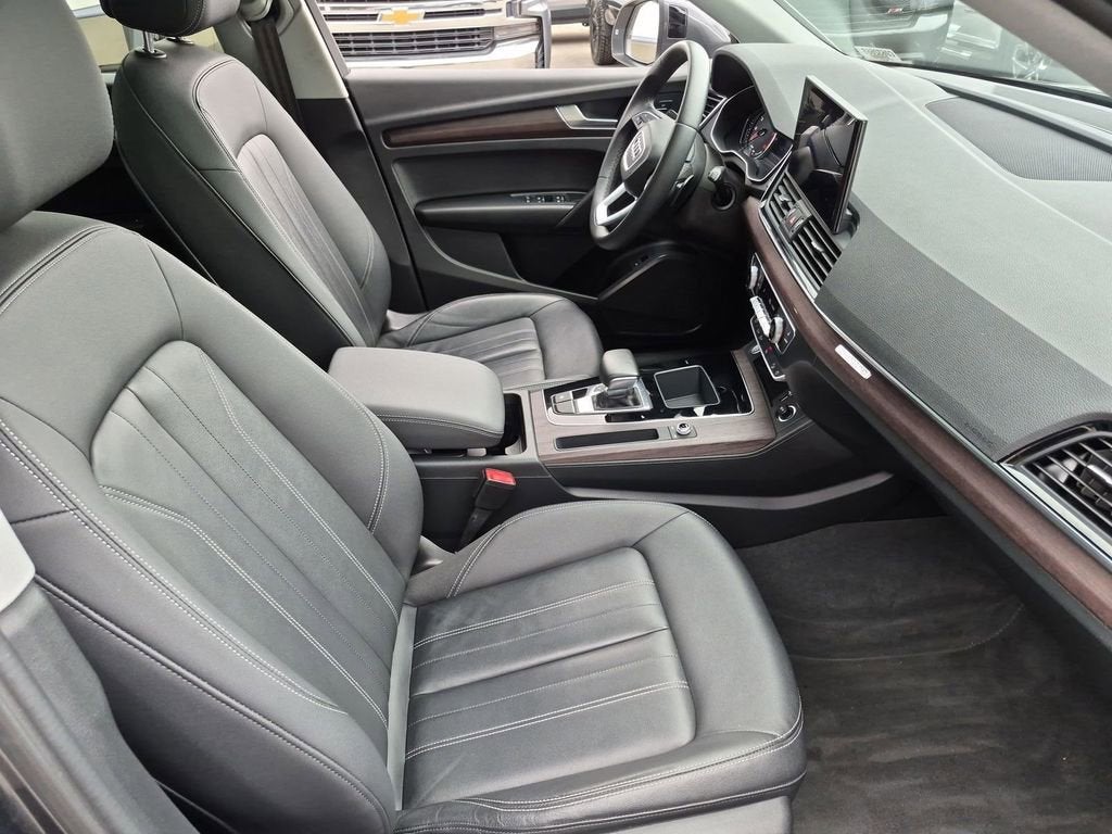 2022 Audi Q5 S line Premium