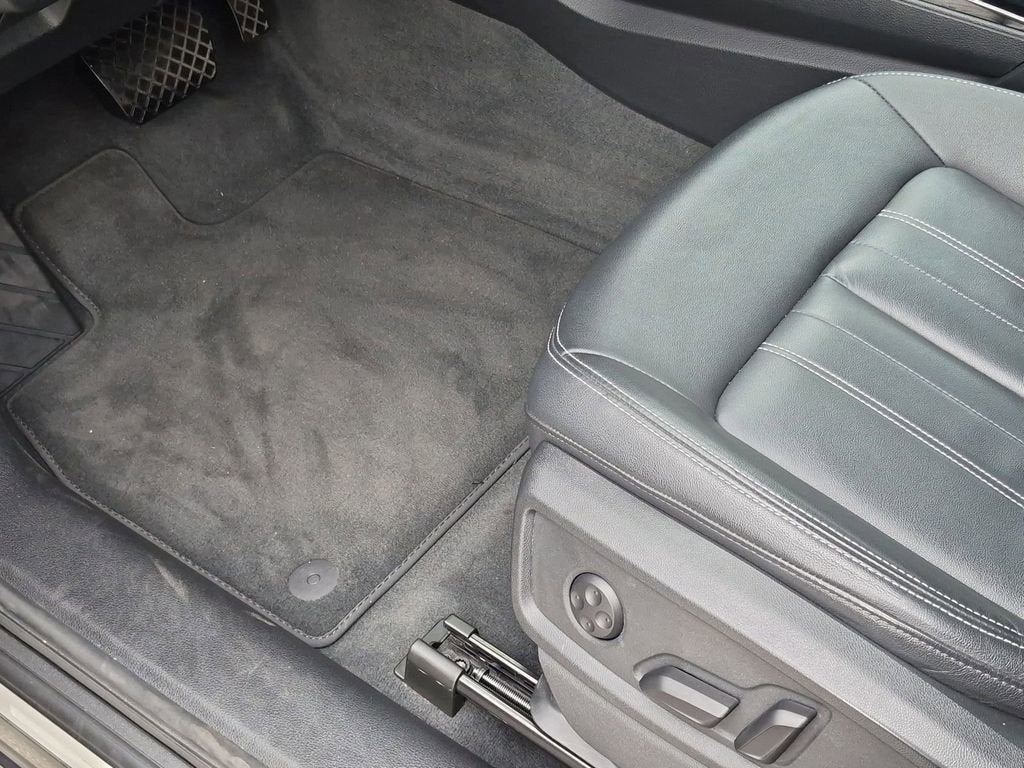 2022 Audi Q5 S line Premium