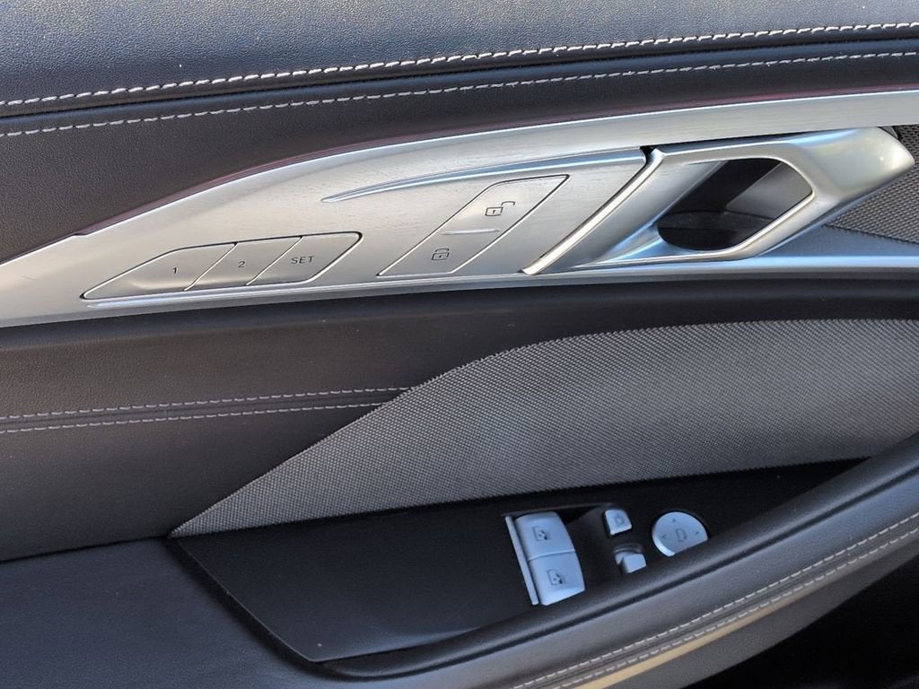 2025 BMW 8 Series 840i