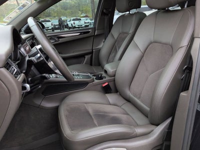 2021 Porsche Macan Base