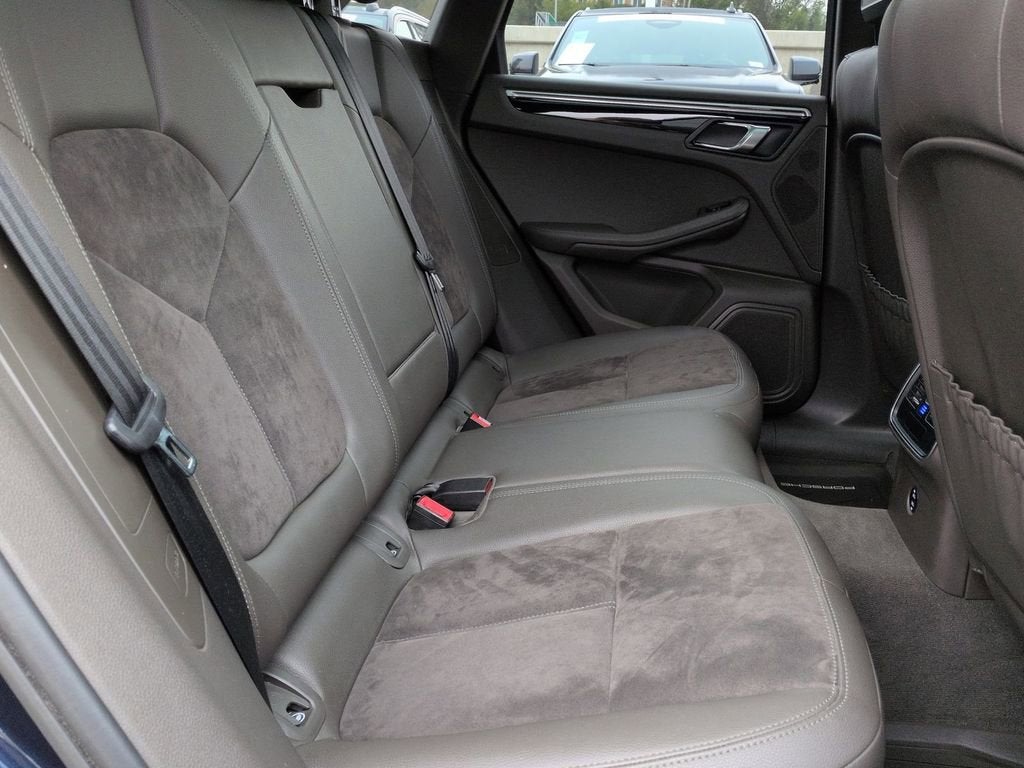 2021 Porsche Macan Base