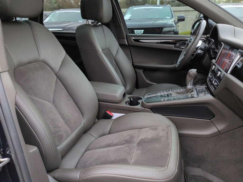 2021 Porsche Macan Base