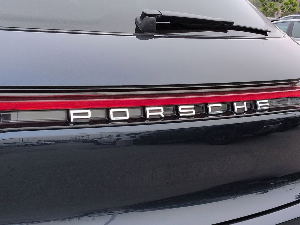 2021 Porsche Macan Base