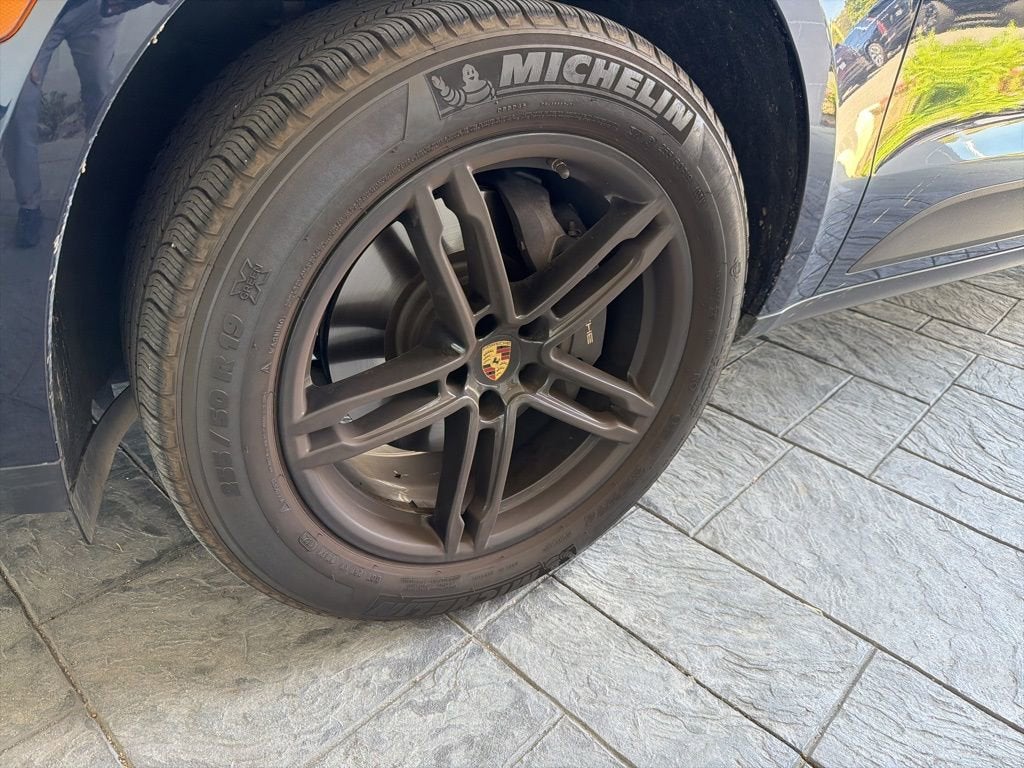 2021 Porsche Macan Base