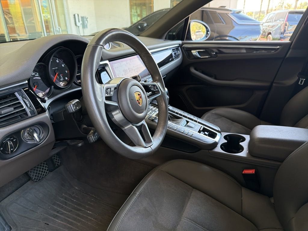 2021 Porsche Macan Base