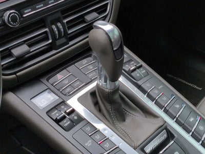 2021 Porsche Macan Base