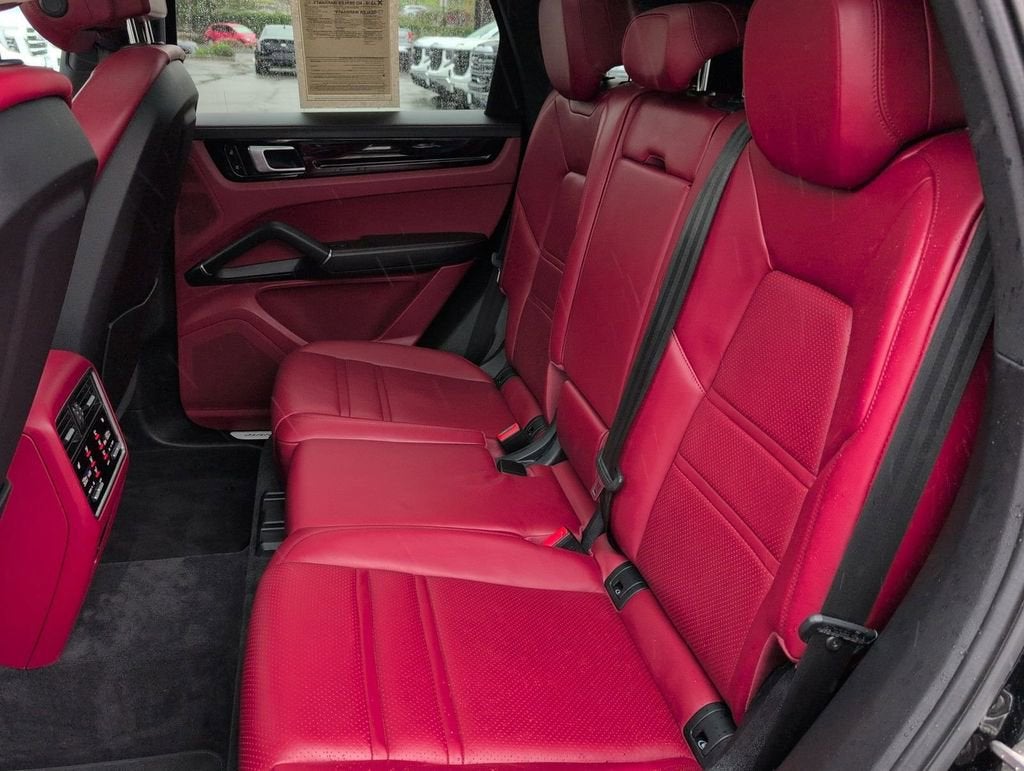 2021 Porsche Cayenne Base